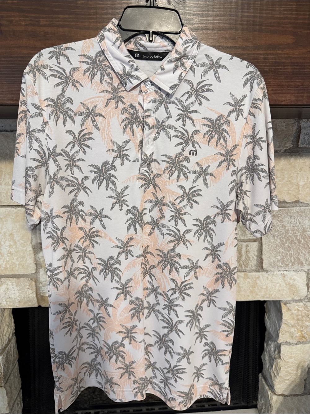 Travis Mathew golf shirt M